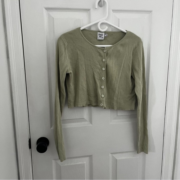 Cropped Button Up - Picture 2 of 3